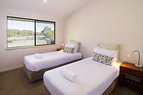 Acacia Chalets