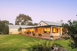 Acacia Chalets