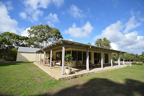 Acacia Chalets