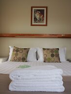 Majestic Motel