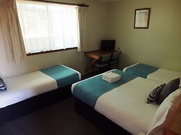 Majestic Motel