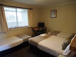 Majestic Motel