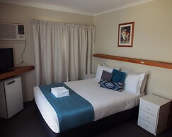 Majestic Motel