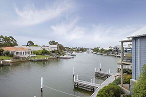 Captains Cove Waterfront Resort