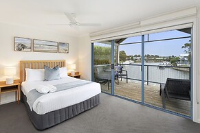 Captains Cove Waterfront Resort