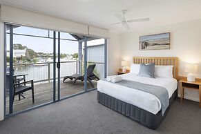 Captains Cove Waterfront Resort