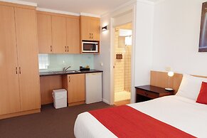 Barclay Motor Inn