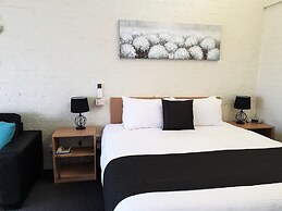 Barclay Motor Inn