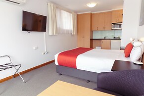 Barclay Motor Inn