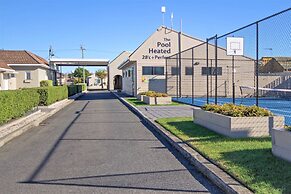 Barclay Motor Inn