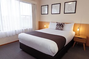 Barclay Motor Inn