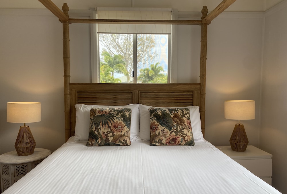 Beachmere Palms Motel