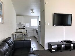 Central Court Motel
