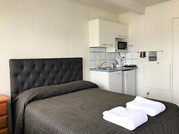 Central Court Motel