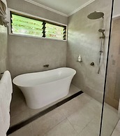 Whispering Valley Cottage Retreat