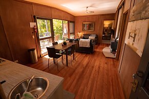 Whispering Valley Cottage Retreat