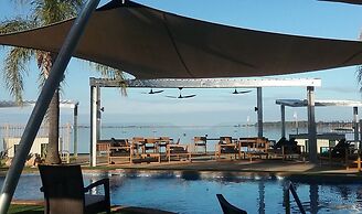 Lake Edge Resort