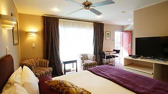Cornwall Park Motor Inn