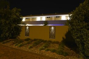 Bentley Motel