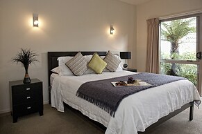 B&B @ the Redwoods