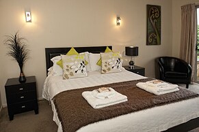 B&B @ the Redwoods