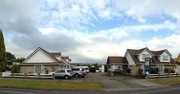 Malones Motel