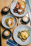 Stay at Hotel Steyne