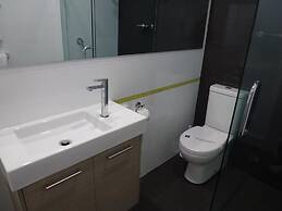 Golden Chain Tower Motor Inn