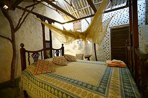 Saraya Art Cafe B&B