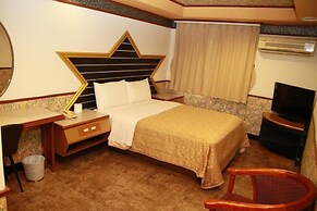 Ti Hwa Hotel