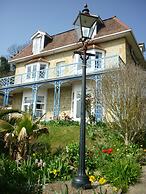 St Maur