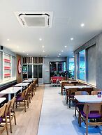 Avira Hotel Makassar