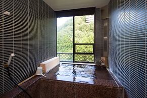 Hakone Nanase