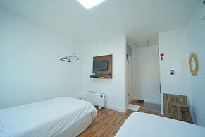 Ekonomy Haeundae Guesthouse