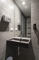 BRXXXL5 - Hostel