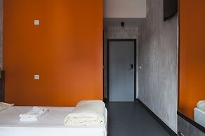 BRXXXL5 - Hostel