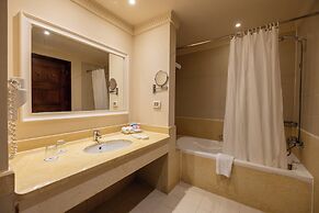 Continental Plaza Beach Resort