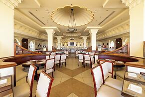 Continental Plaza Beach Resort