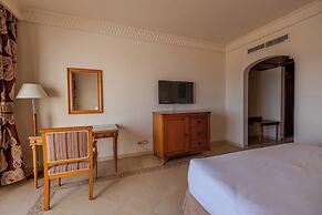 Continental Plaza Beach Resort