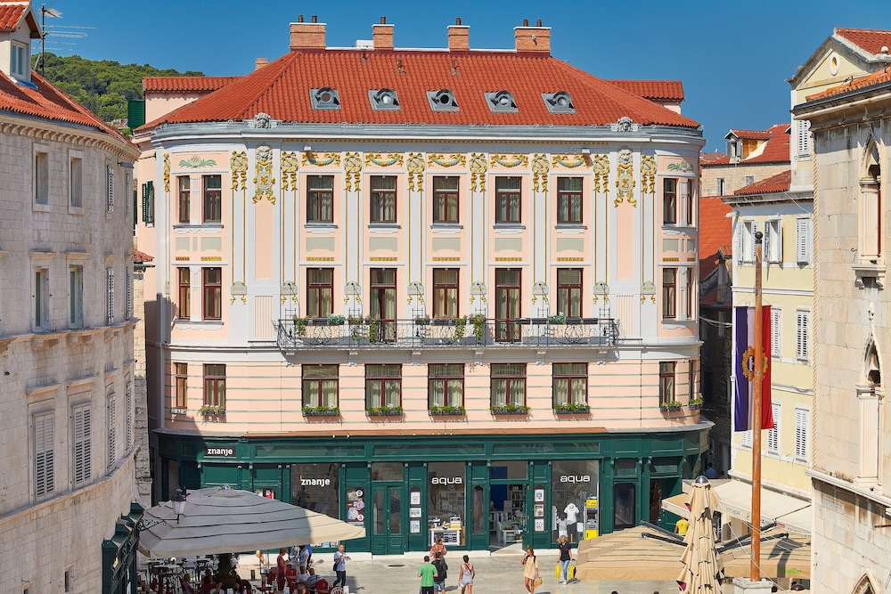 Piazza Heritage Hotel