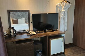 Cs Premier Hotel