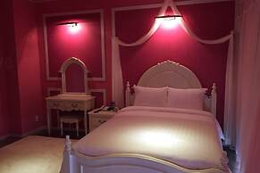 Cs Premier Hotel