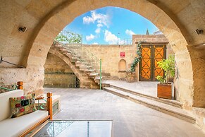 Terra Cave Hotel