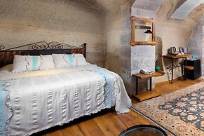 Terra Cave Hotel