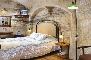 Terra Cave Hotel