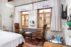Terra Cave Hotel