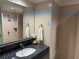 Hotel DeLeeton
