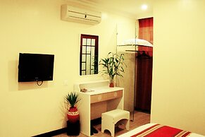Adel Hotel