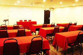 Adel Hotel