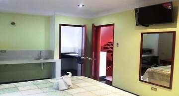Ari's Hotel III